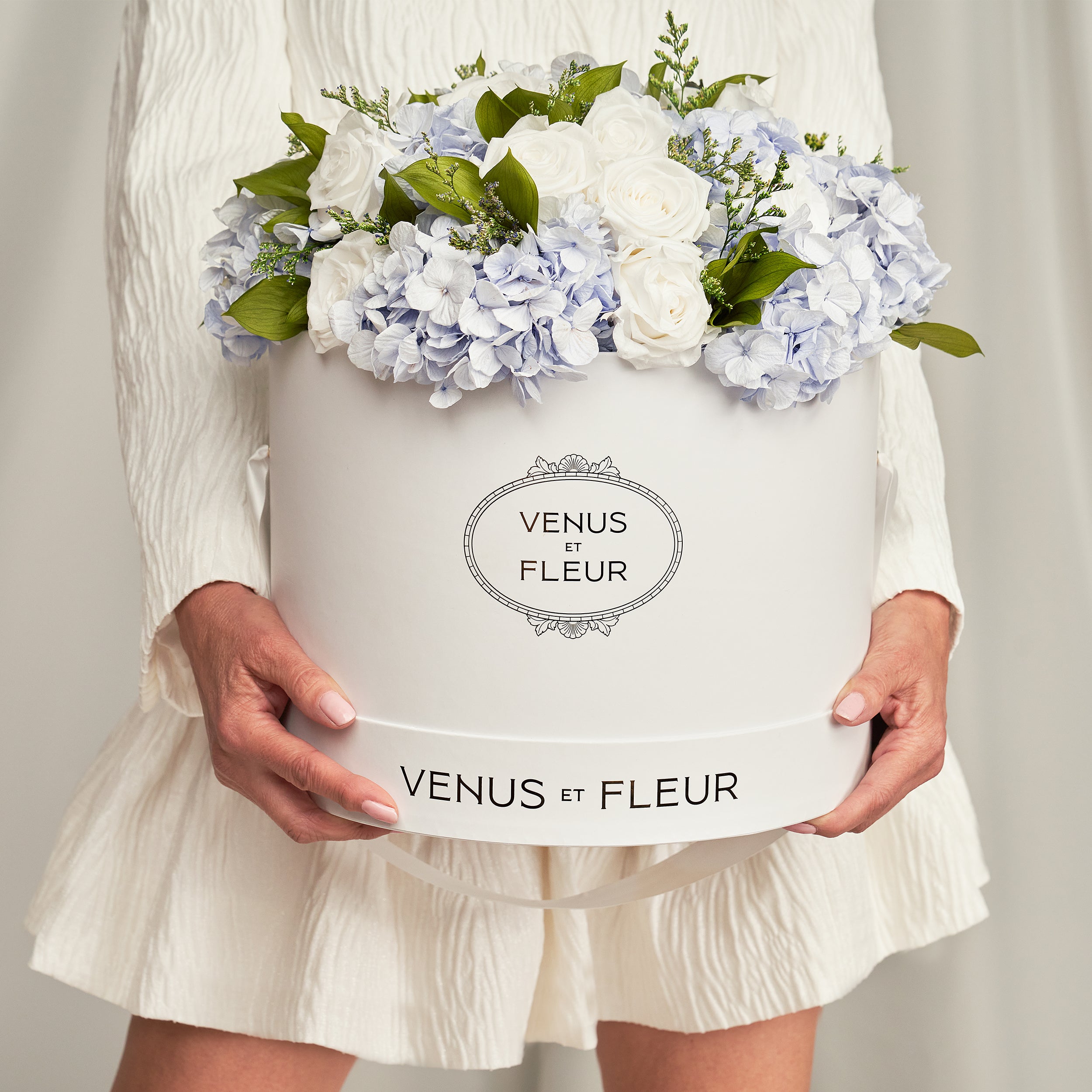 Large Round Roses & Hydrangeas - Venusetflleur