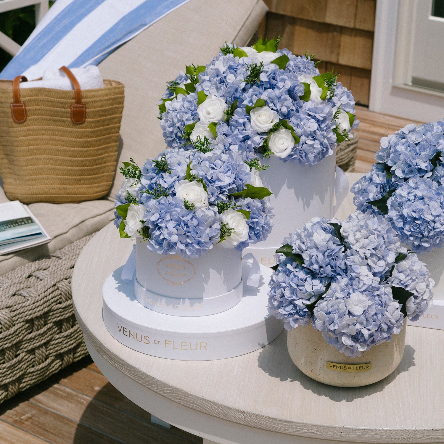Small Round Roses & Hydrangeas - Venusetflleur